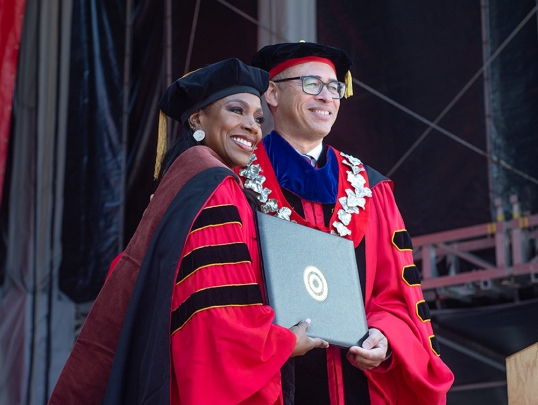 Sheryl Lee Ralph Receives Honorary Degree from President Holloway
