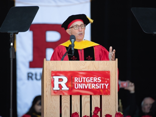 Peter Seligmann delivers the keynote address to the Class of 2025 at Rutgers 259th anniversary Commencement